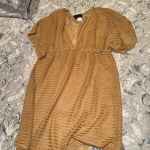 Jordan Taylor gold cover up